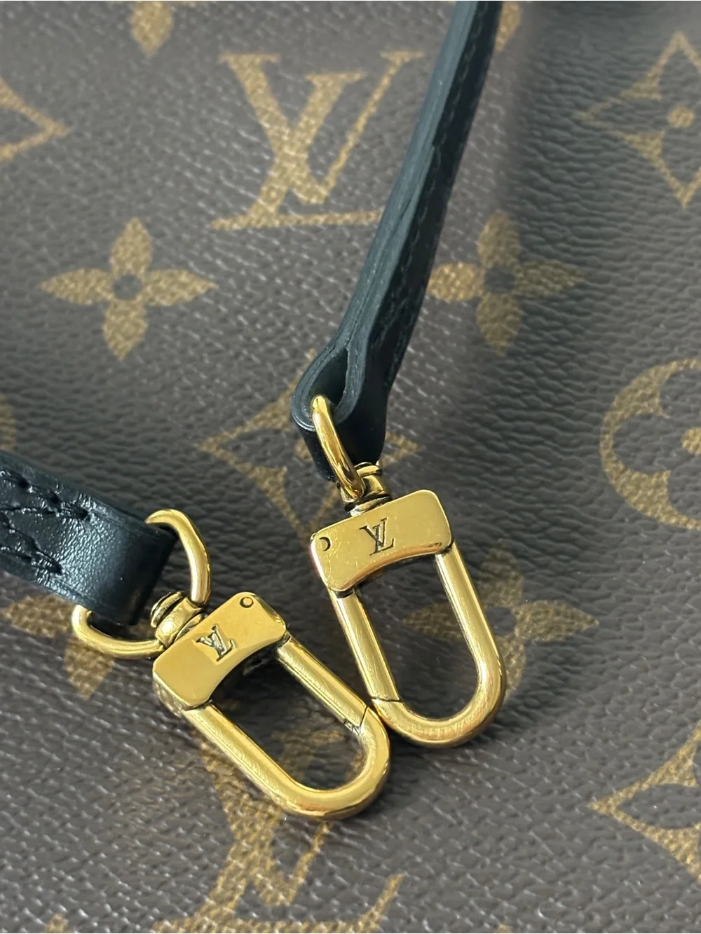 Louis Vuitton Double Zip Pochette Handbag Giant Reverse Monogram
